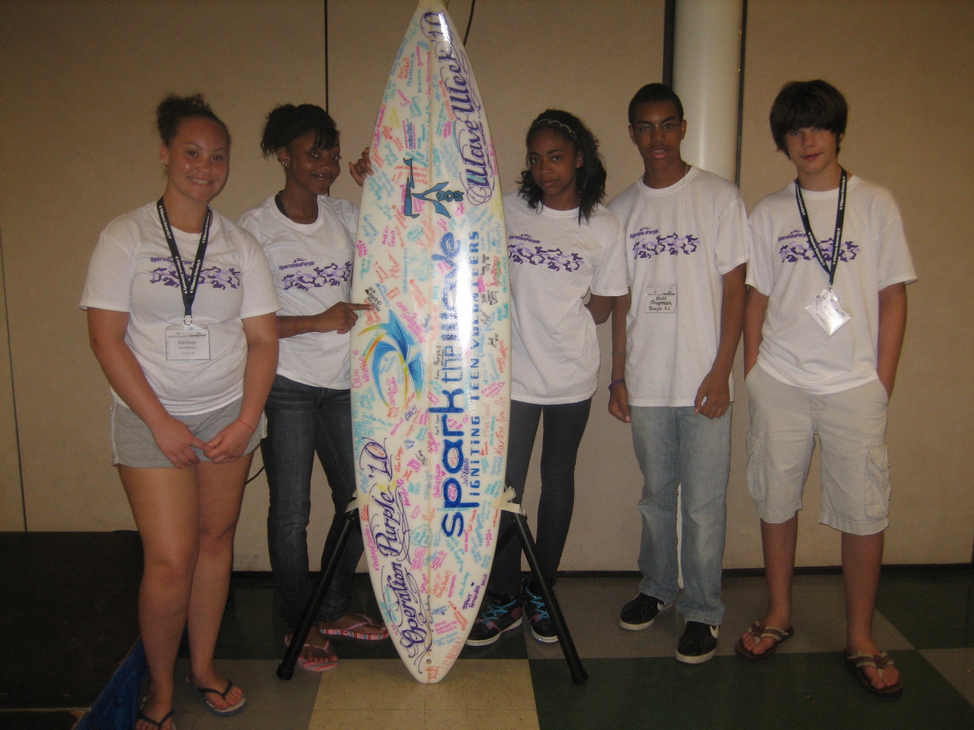Hannah Henderson, daughter of Master Sgt. Lorenzia Henderson, Latayla and Latavia Branson, daughters of Sgt. 1st Class Terence Branson, Noah Chapman, son of Sgt. 1st Class Donald Chapman, and Anthony Falkenstein, son of Sgt. 1st Class Lynette Falkenstein, pose with the Operation Purple Teen Camp “Spark a Wave icon” July 23 at Villanova University campus. (Courtesy photo)