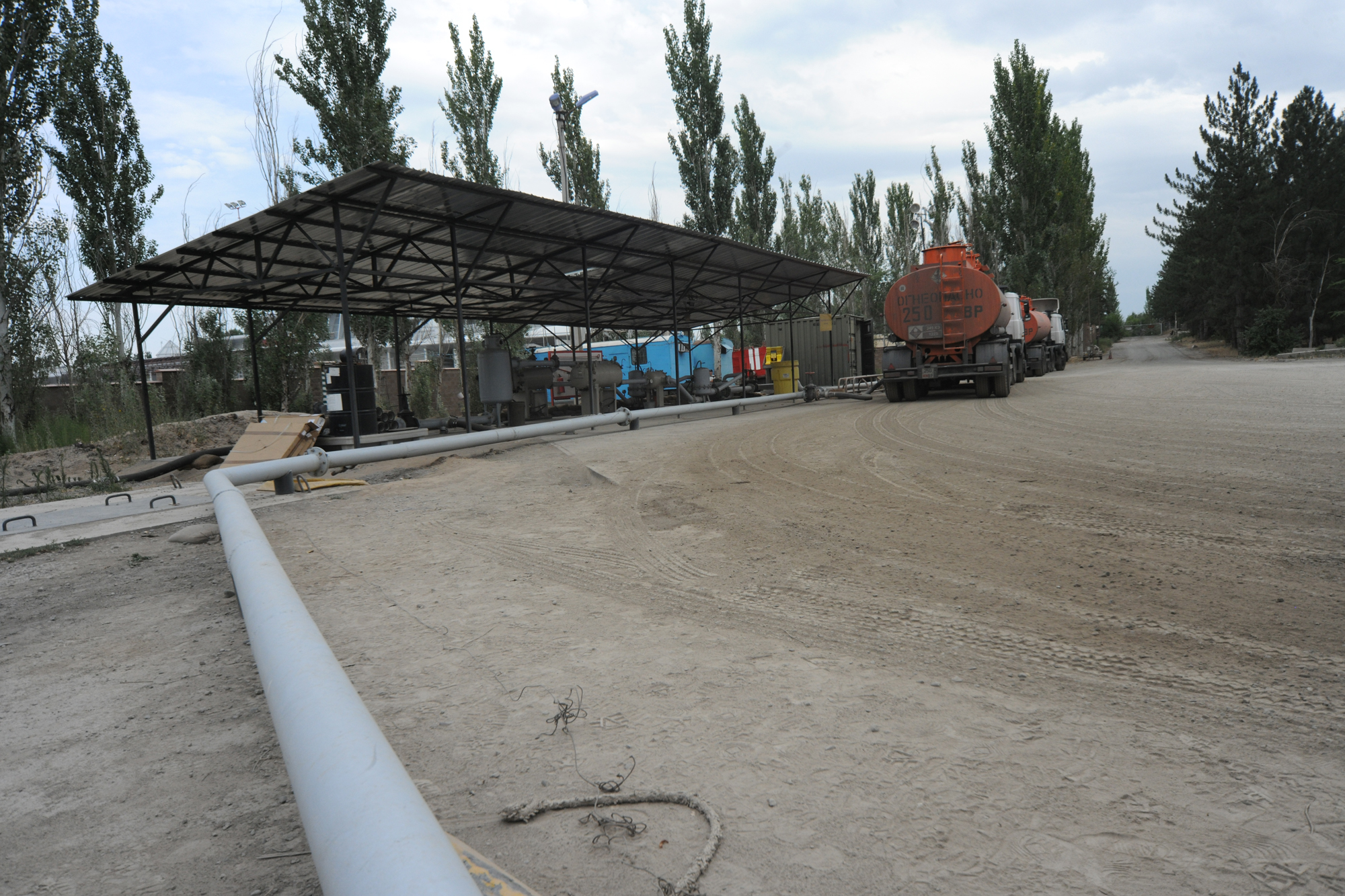 Largest Air Force fuel farm operates 'bare base' style > Air Force