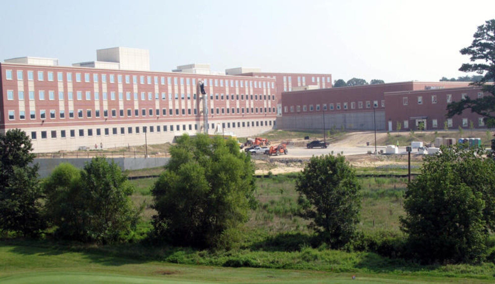 A sprawling new building under construction at Fort Meade, Md., will accommodate almost 4,300 Defense Information Systems Agency employees who will relocate no later than September 2011 under the Base Realignment and Closure Commission mandate. (Defense Department photo/Donna Miles)