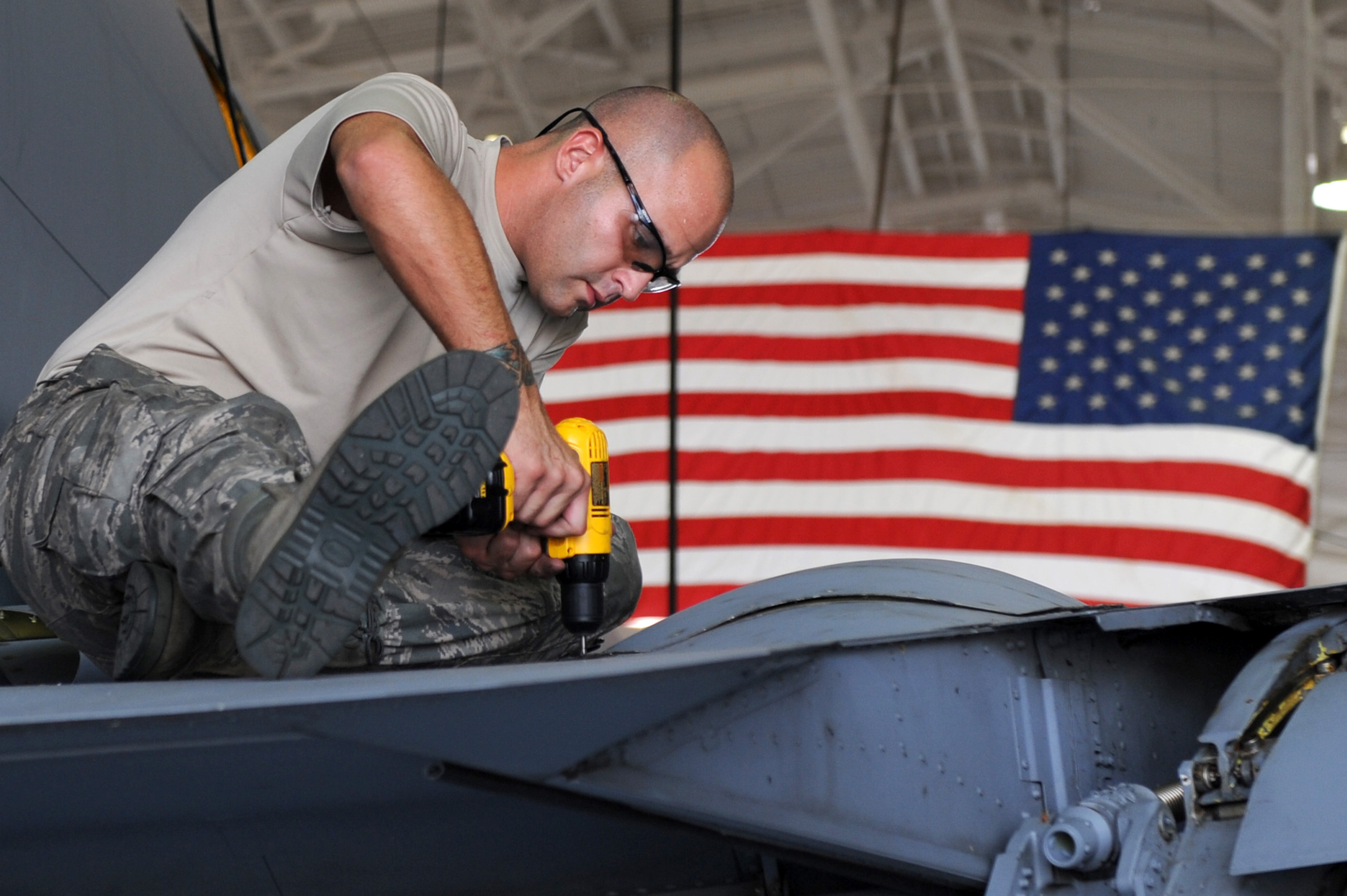 Photos Active Duty and Guard work together to maintain Stratotanker
