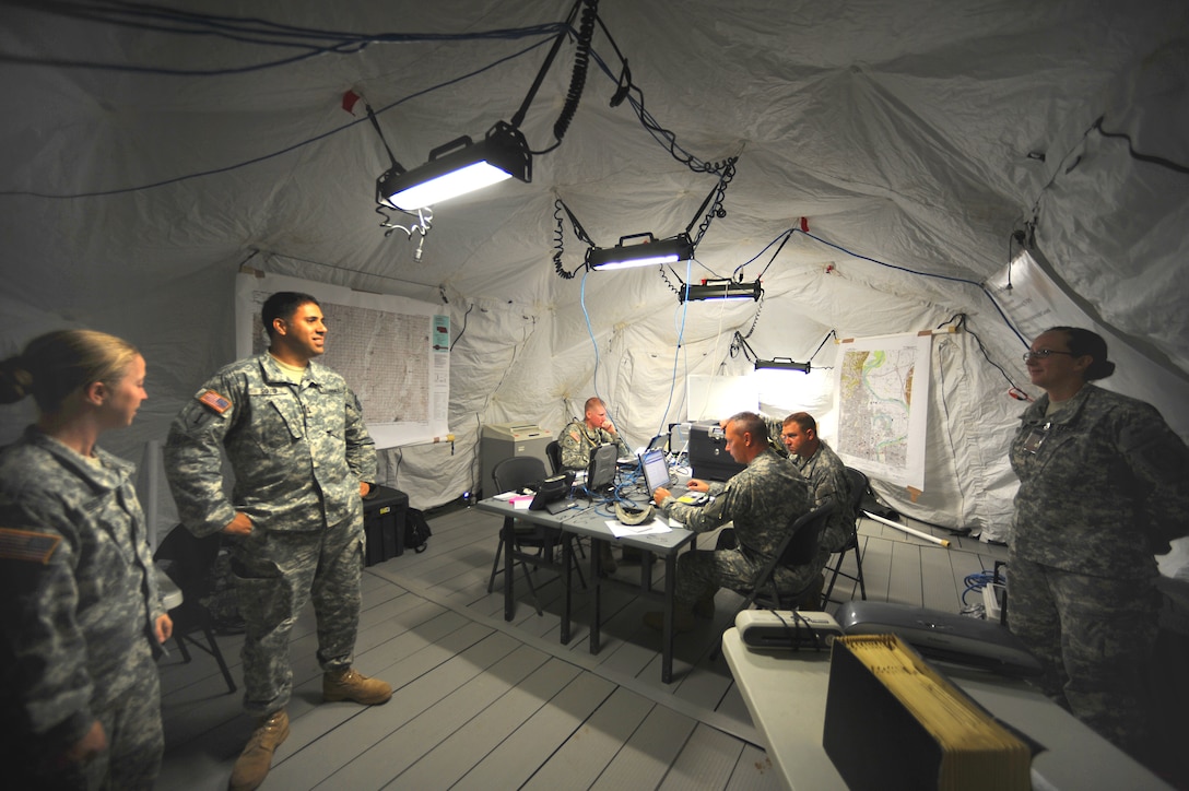 Servicemembers operate the Tactical Operations Center on Fort Leavenworth, Kan., Aug. 14, 2010.