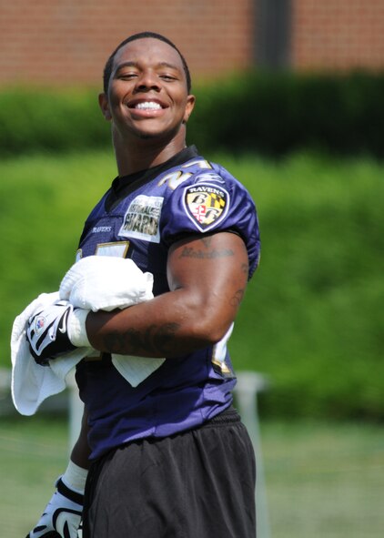Baltimore Ravens running back Ray Rice shows his support of the members of the U.S. Armed Forces by wearing a Maryland National Guard patch during training camp at McDaniel College, Westminster Md., August 17, 2010.  The Baltimore Ravens hosted armed forces members on their Military Appreciation Day which featured autographs session with players after practice.  (U.S. Air Force photo by Staff Sgt. Benjamin Hughes/Released)