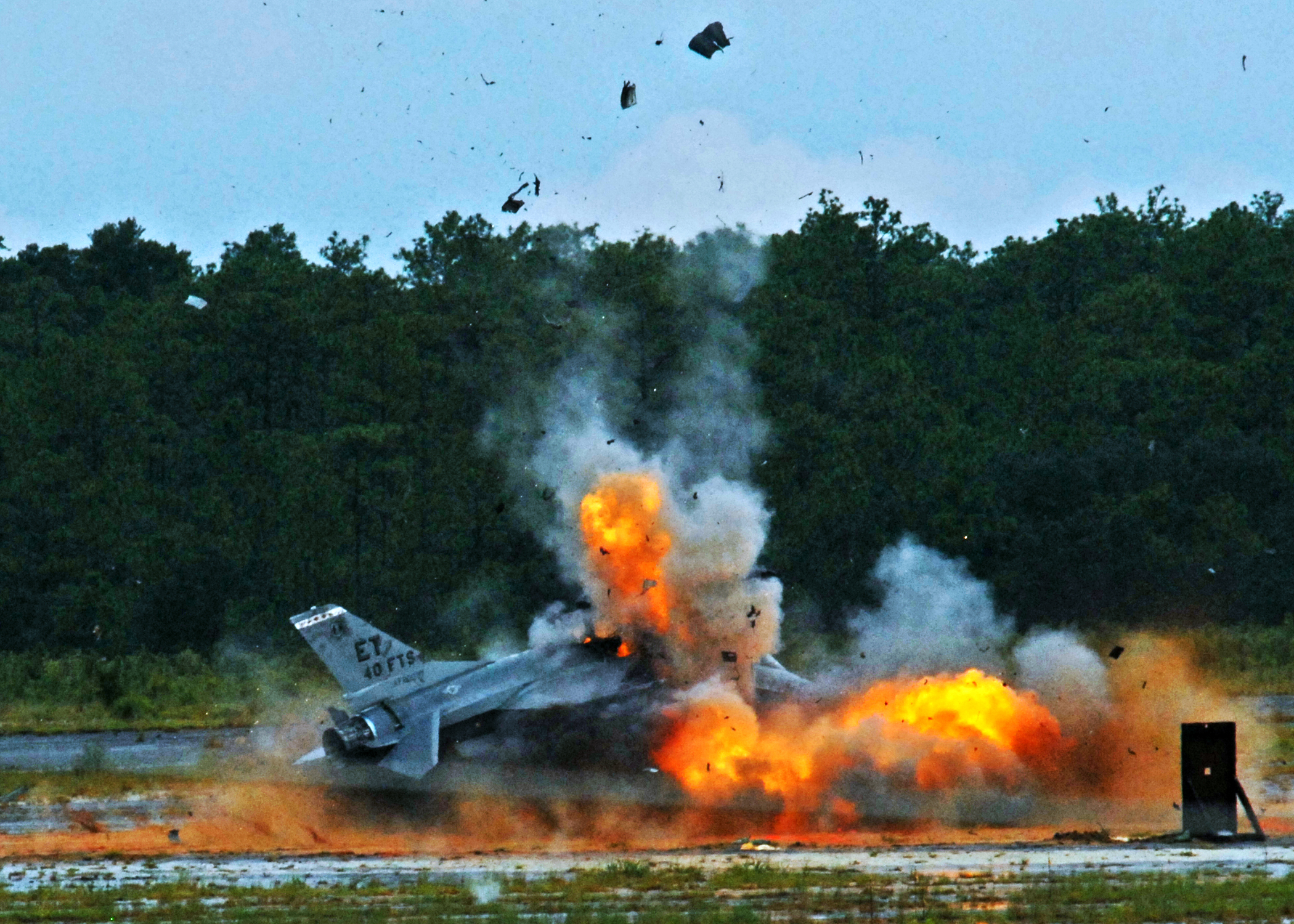 F-16 destruction is step toward fighter's new role > Eglin Air Force Base >  Article Display