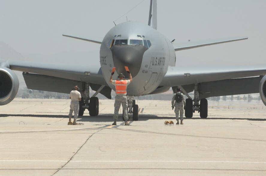 Final Flight of Lt. Col. Dave Tully, 336th Air Refueling Squadron, March Air Reserve Base, Calif. (U.S. Air Force photo by SSgt Keith Lawson)
