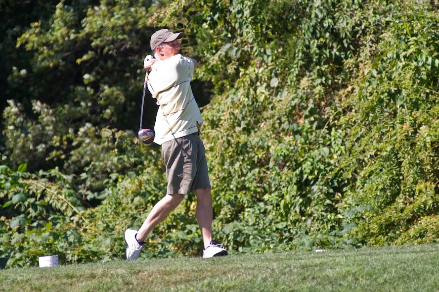 BEDFORD, Mass. – Lt. Gen. Ted Bowlds, Electronic Systems Center commander, tees off on the ninth hole during the Top 3 Golf Tournament held at the Patriot Golf Course on Aug. 20. (U.S. Air Force photo by Mark Herlihy)