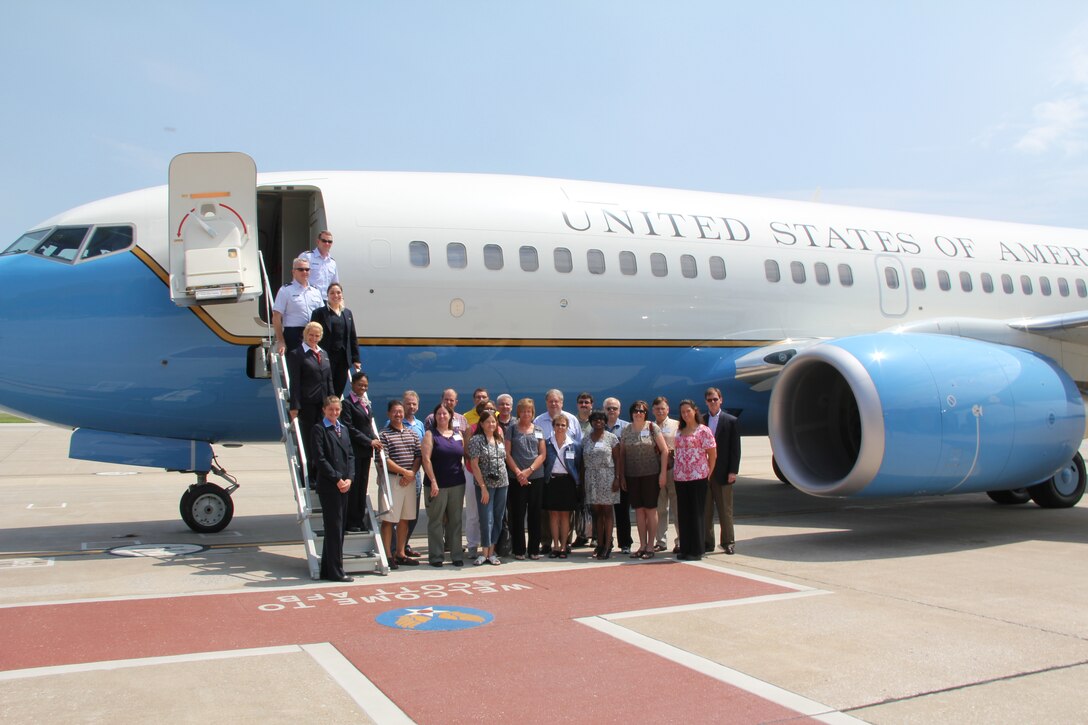 Employers of 932nd Airlift Wing reserve members  gather after a C-40C flight with the plane's aircrew during Boss Day 2010.  They spent a full day getting a closer look at the many missions of the Air Force Reserve unit near Belleville, Ill.  (U.S. Air Force photo/Tech. Sgt. Gerald Sonnenberg)