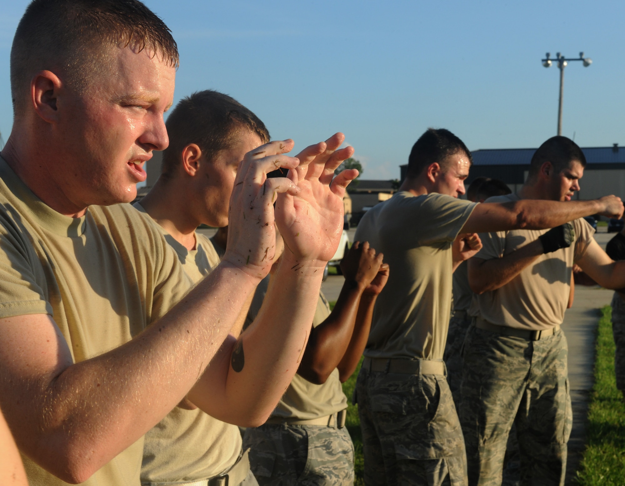 822 SFS Airmen learn defense techniques > Moody Air Force Base ...