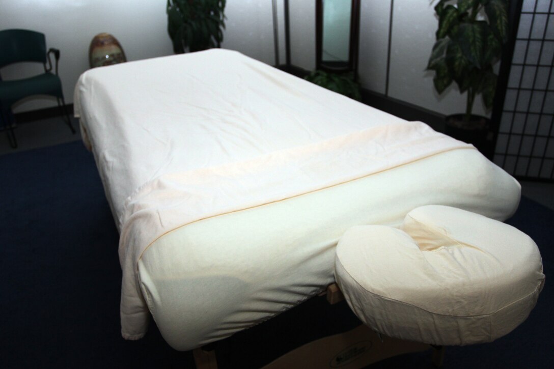 The IronWorks Gym provides numerous spa services, including massages, facials, body wraps and scrubs. There are nine different massages offered, including the deep-tissue, Swedish, therapeutic, lymphatic, seitei, prenatal, sports, reflexology and hot stone. Wraps offered at the gym include the algae, green tea, grape herbal and mineral wraps.
