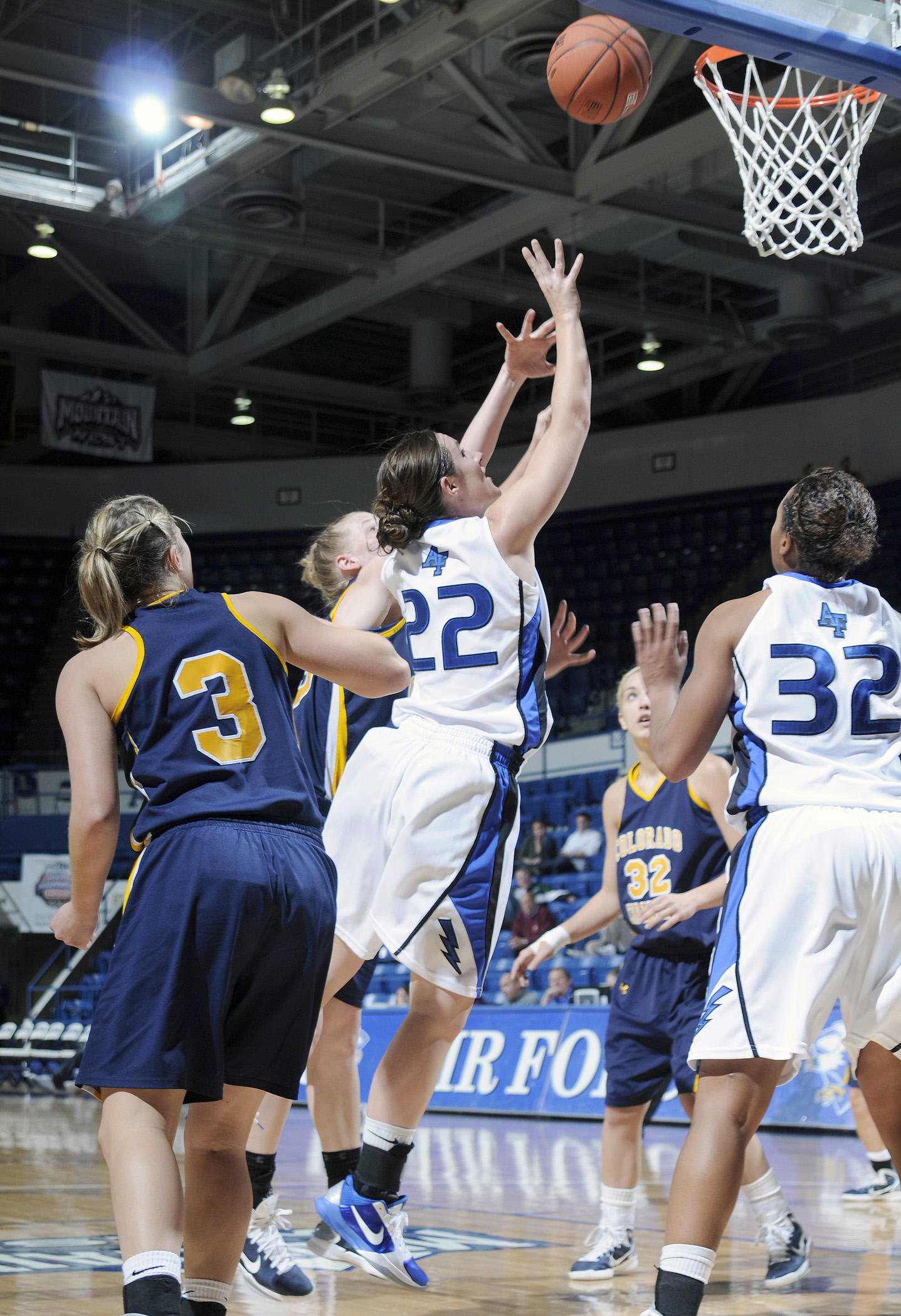Women S Basketball Team Defeats Ccu Lady Cougars