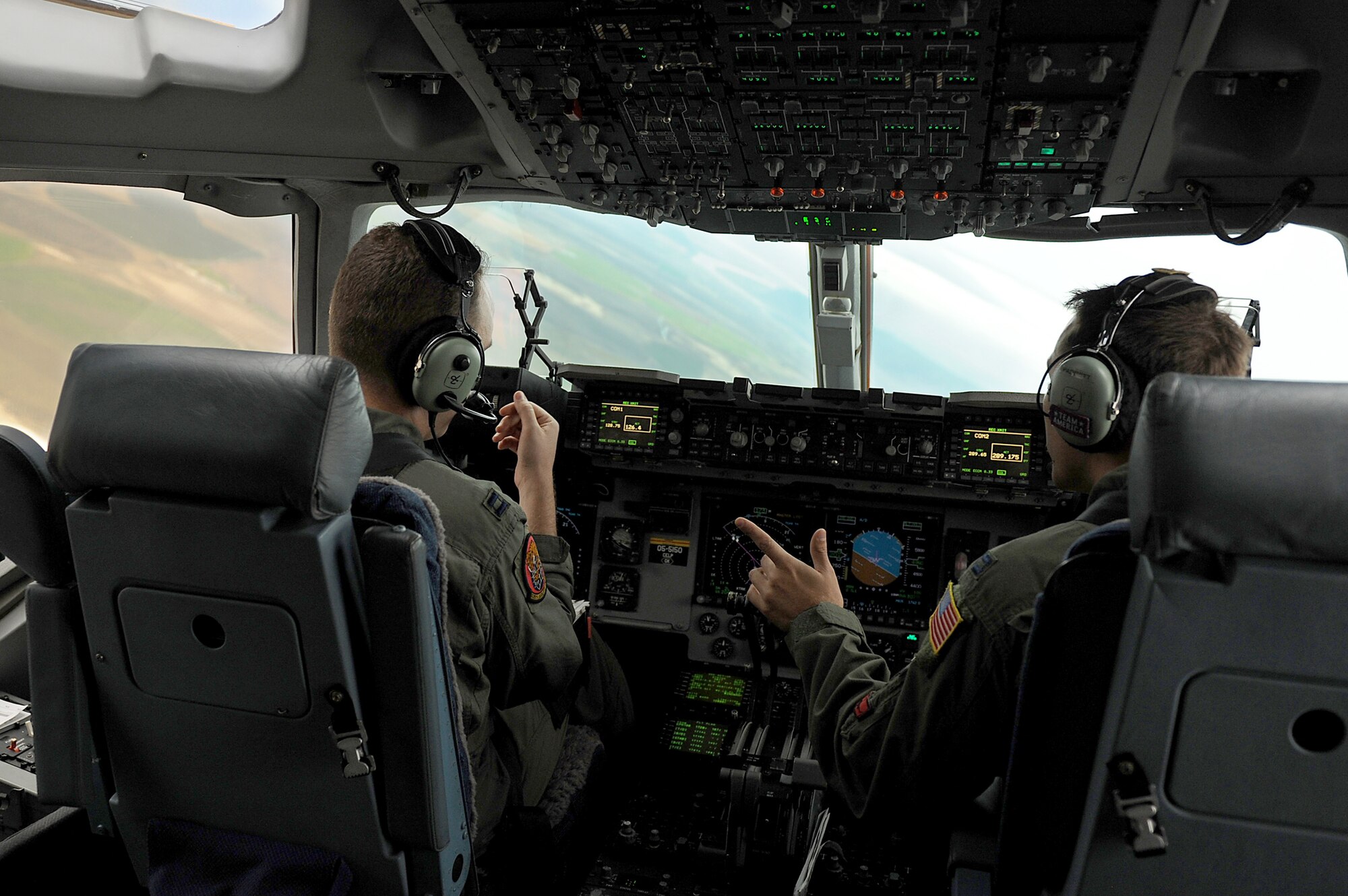 Aircrews provide training for weapons school > Air Force > Article Display