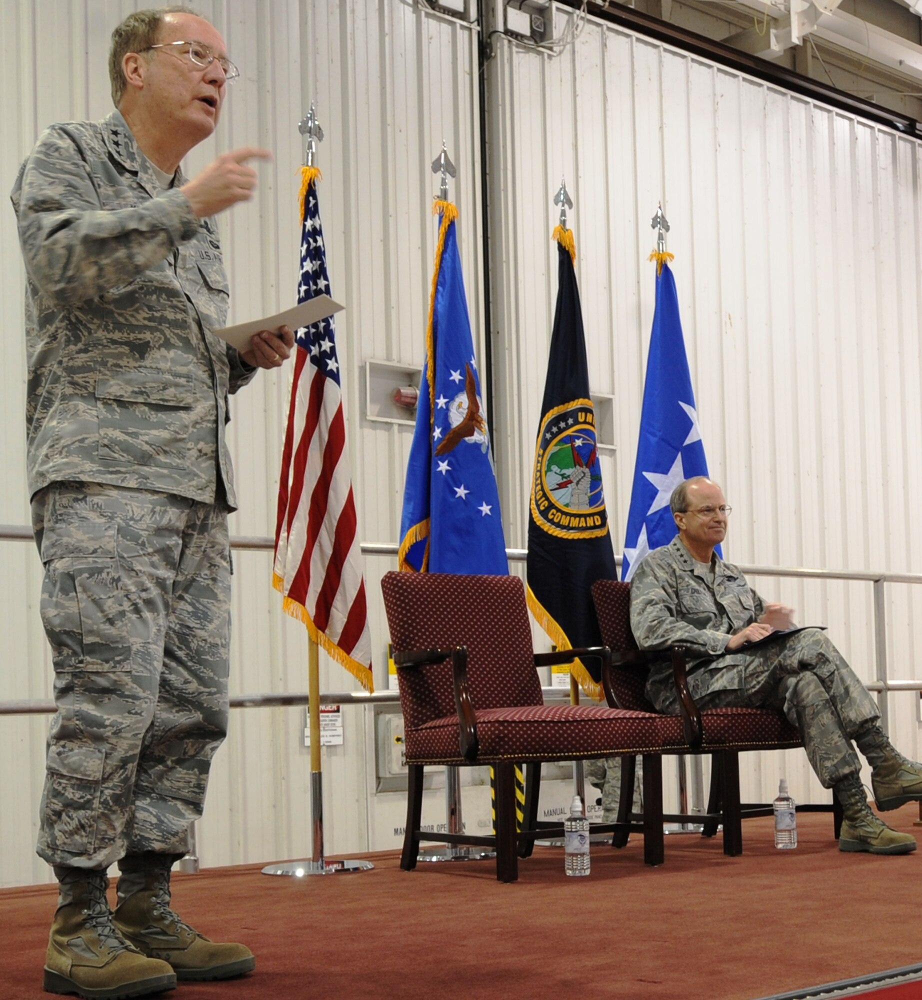 WHITEMAN AIR FORCE BASE, Mo. -- The commander of Air Force Global Strike 
Command, Lt. Gen. Frank Klotz, hosted U.S. Strategic Command Commander Gen. 
Kevin Chilton throughout a tour of all of the Command's bases, joining him on 
stage in front of hundreds of Airmen at each installation who gathered for 
traditional All-Hands Calls. (U.S. Air Force photo by Senior Airman Carlin 
Leslie)