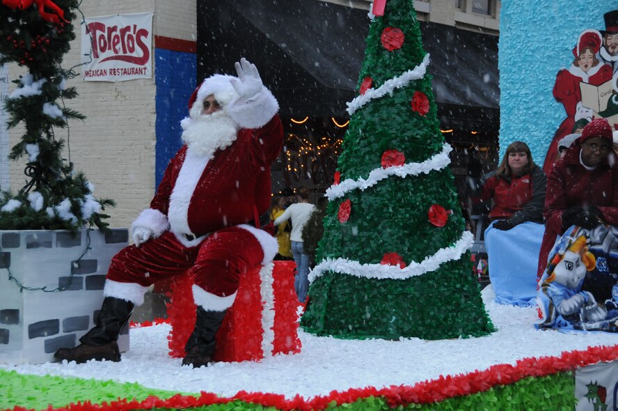 What's a Christmas parade with Santa? Santa was part of the Goldsboro Christmas Parade on Dec 4, 2010. (USAF photo by TSgt. Scotty Sweatt, 916ARW/PA)