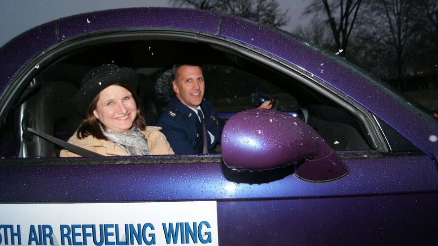 Col. and Mrs. Randy Ogden are ready for the Goldsboro Christmas Parade on Dec. 4, 2010 despite the snow flurries. (USAF photo by TSgt. Scotty Sweatt, 916ARW/PA)
