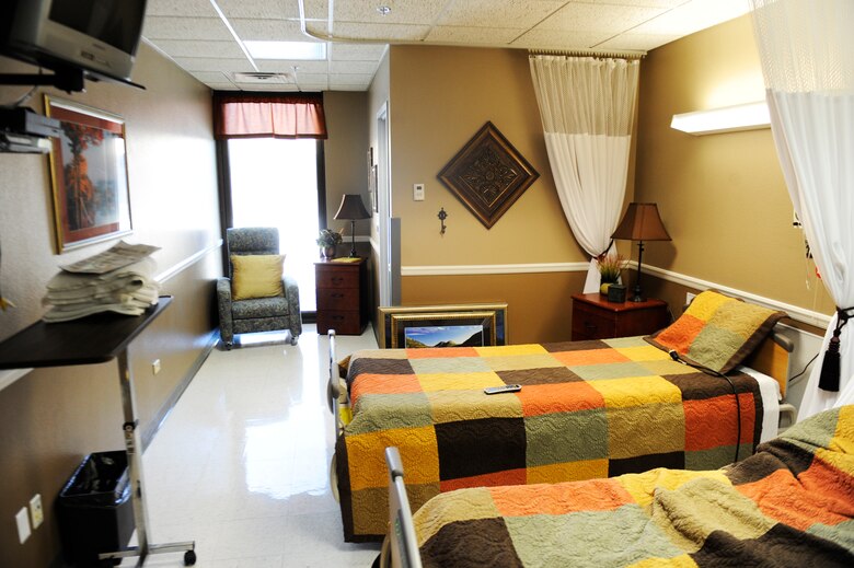 A patient’s room at the 375th Aeromedical Staging Flight is shown here, decorated to offer a relaxing, home-like atmosphere Dec. 13. This room is sponsored and designed by the Officer’s Spouses Club and is one of 17 rooms and nine common areas sponsored by various agencies around the base. (U.S. Air Force photo/ Staff Sgt. Ryan Crane)