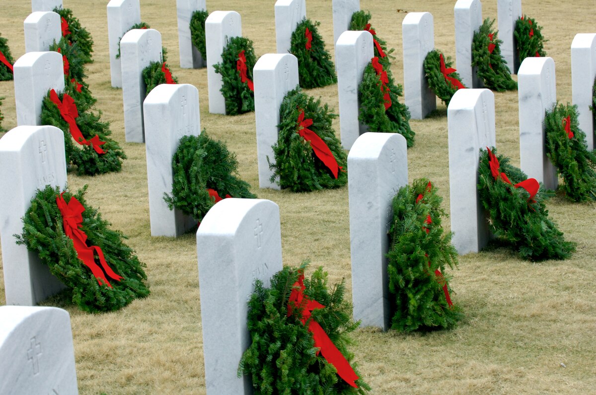 Photo essay Fort Jackson Wreaths Across America ceremony > Air Force