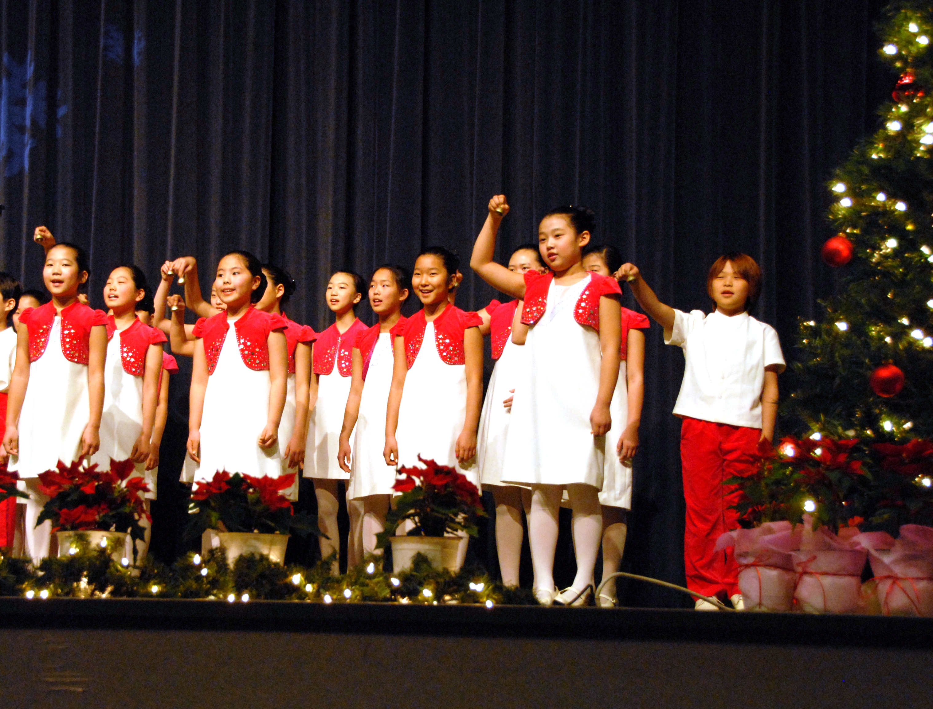 Children s choir performs