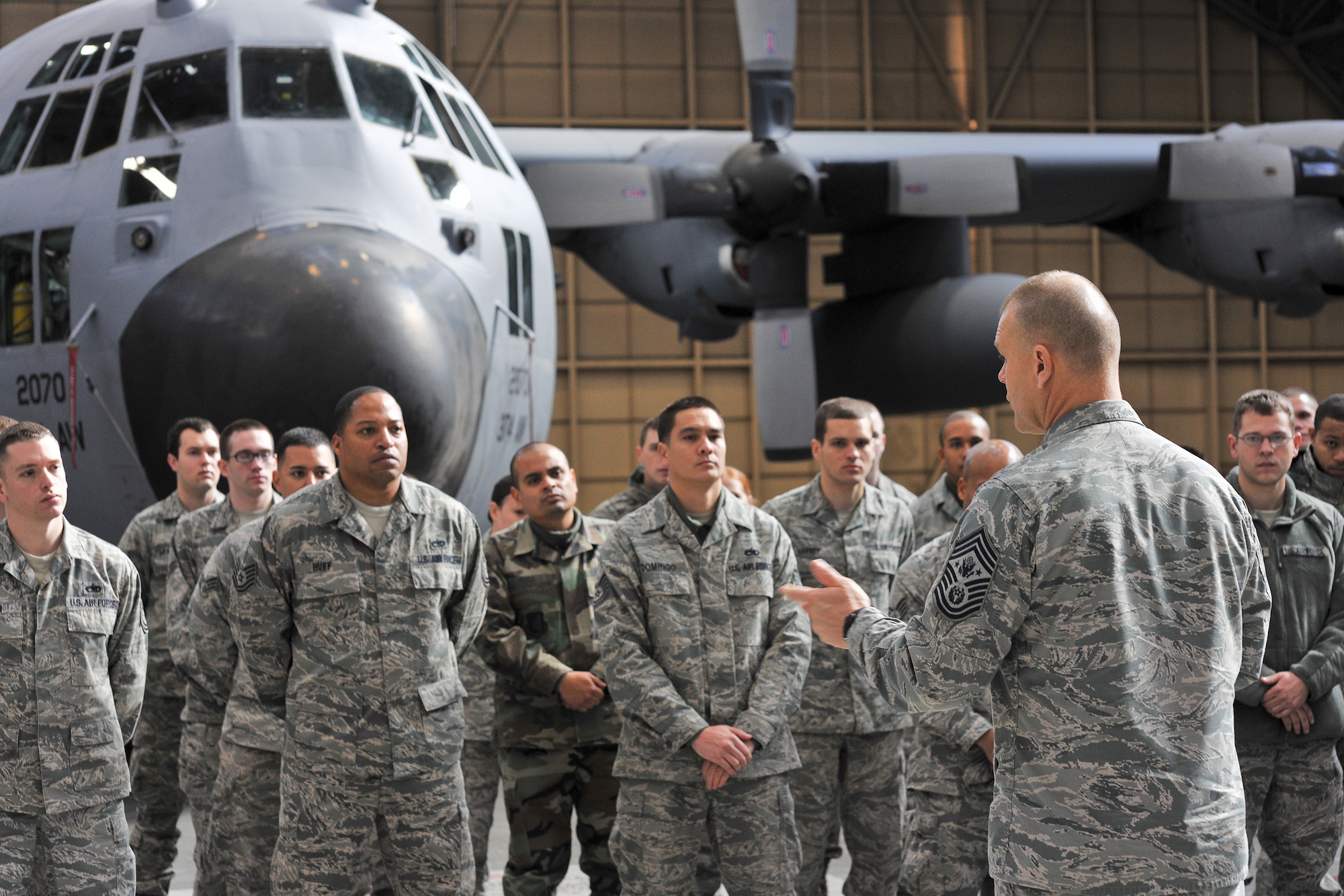 YOKOTA AIR BASE, Japan -- Chief Master Sgt. of the Air Force James Roy addresses Airmen from the 374th Maintenance Group, Dec. 27, at the Isochronal Facility. Chief Roy was assigned to Yokota Air Base from August 2005 to May 2007 as Command Chief Master Sergeant, U.S. Forces Japan and 5th Air Force.(U.S. Air Force photo/Osakabe Yasuo)