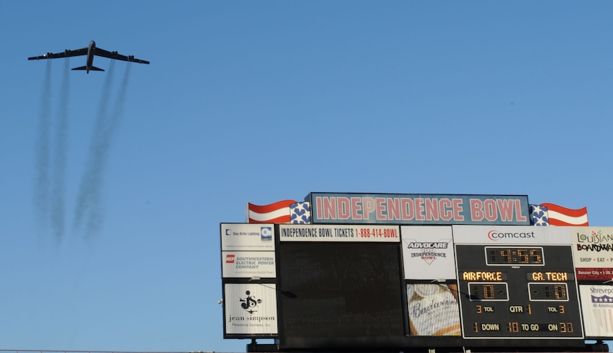 A B-52H Stratofortress performs a flyover during the 2010 AdvoCare V100 Independence Bowl at Independence Stadium in Shreveport, La., Dec. 27. The B-52 is stationed at Barksdale Air Force Base, La. (U.S. Air Force photo/Airman 1st Class Sean Martin)(Released)