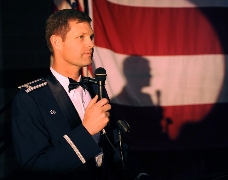 MOODY AIR FORCE BASE, Ga. -- Col. Gary Henderson, 23rd Wing commander, speaks at the 2009 Annual Awards Ceremony held at the James H. Rainwater Conference Center in Valdosta, Ga., Jan. 30. The ceremony recognized the annual award winners from the 23rd WG and the 93rd Air Ground Operations Wing. (U.S. Air Force photo by Airman 1st Class Benjamin Wiseman)