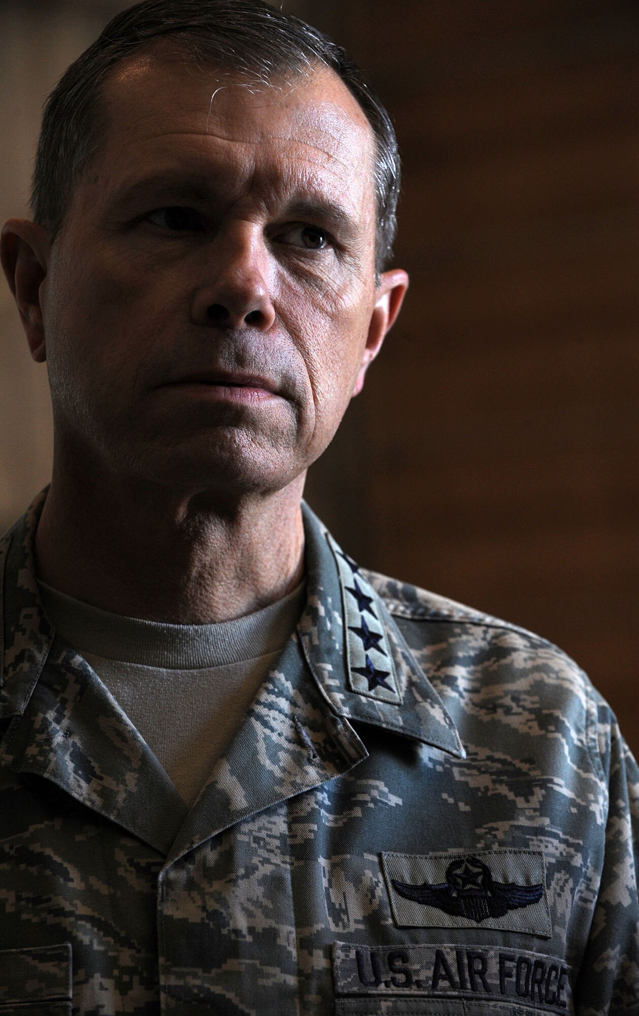 MOODY AIR FORCE BASE, Ga. -- Gen. William M. Fraser III, Air Combat Command commander, receives a briefing about the HC-130P Combat King’s capabilities and how it is utilized here Jan. 27. (U.S. Air Force photo by Airman 1st Class Joshua Green)