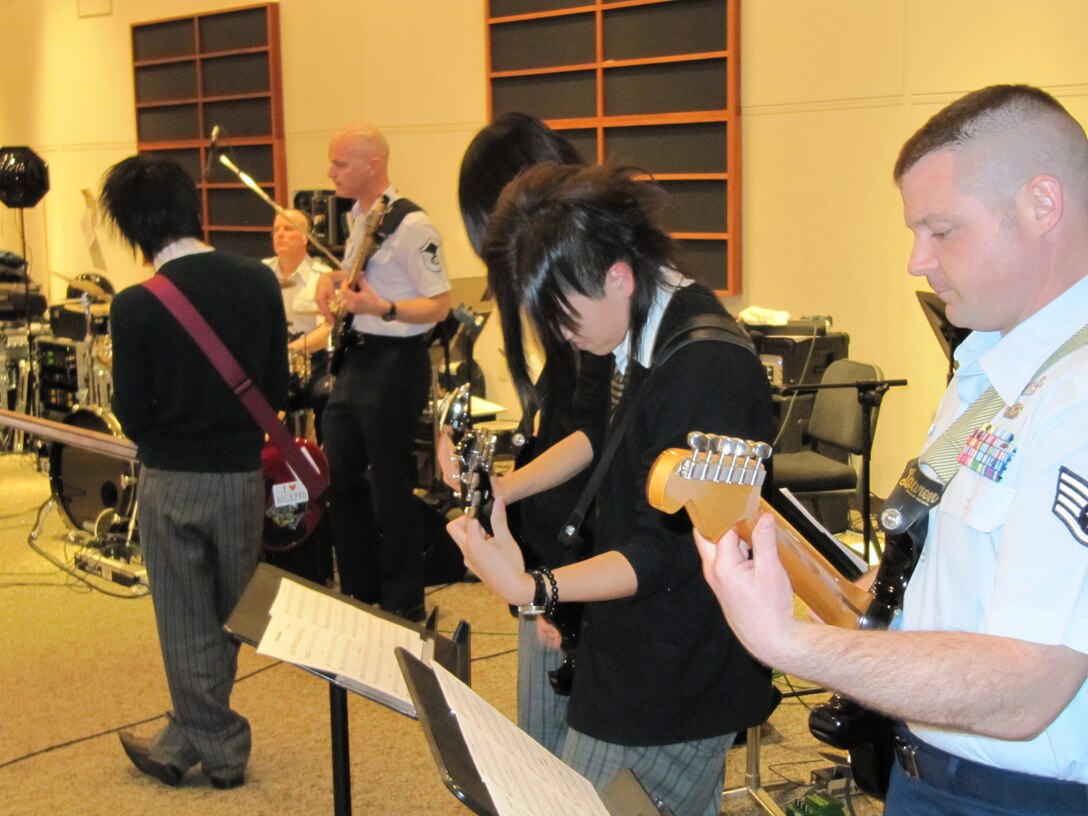 Fussa High School students come to the PACAF Band of the Pacific – Asia band hall at Yokota AB, Japan for a clinic, and a rehearsal.  The students rehearsed with “Final Approach” for their joint concert in Fussa on January 31, 2010.