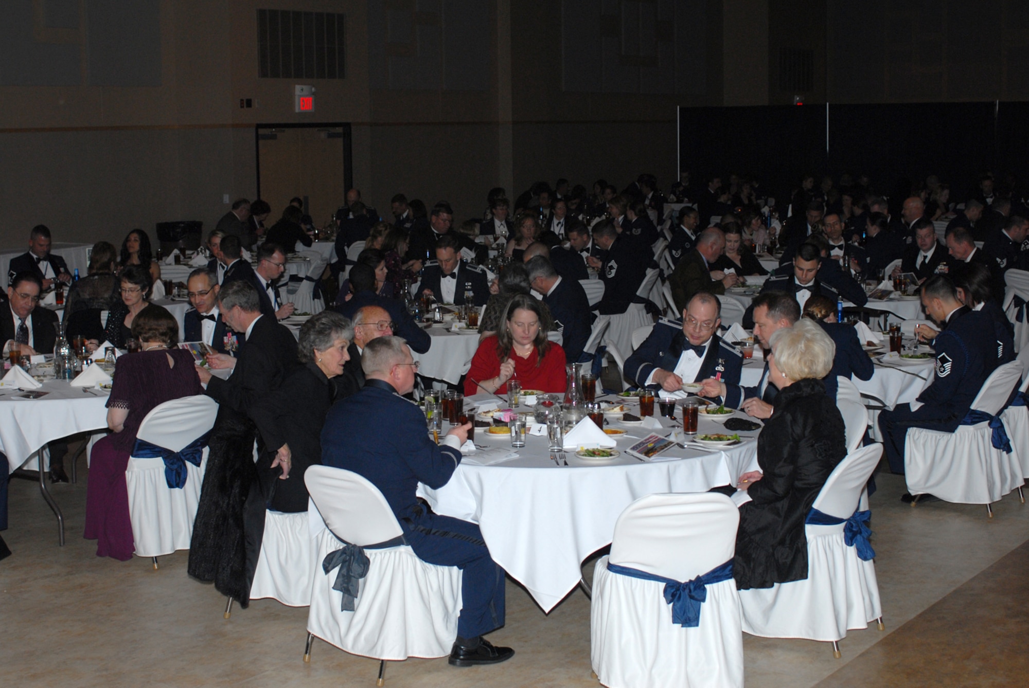 SAN ANGELO, Texas -- Attendees enjoy a meal during the GAFB 2009 Annual Awards Banquet, Feb. 2, 2010. More than 350 people attended the banquet that recognized 49 individual nominees. (U.S. Air Force photo/Staff Sgt. Laura R. McFarlane)
