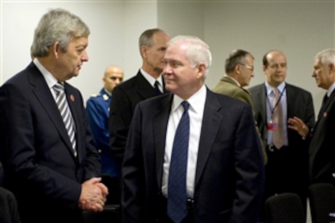 U.S. Defense Secretary Robert M. Gates speaks with Dutch Defense Minister Eimert van Middelkoop in Istanbul, Feb. 4, 2010. Gates is in Turkey to conduct NATO bilateral meetings and to attend the Regional Command South meeting.