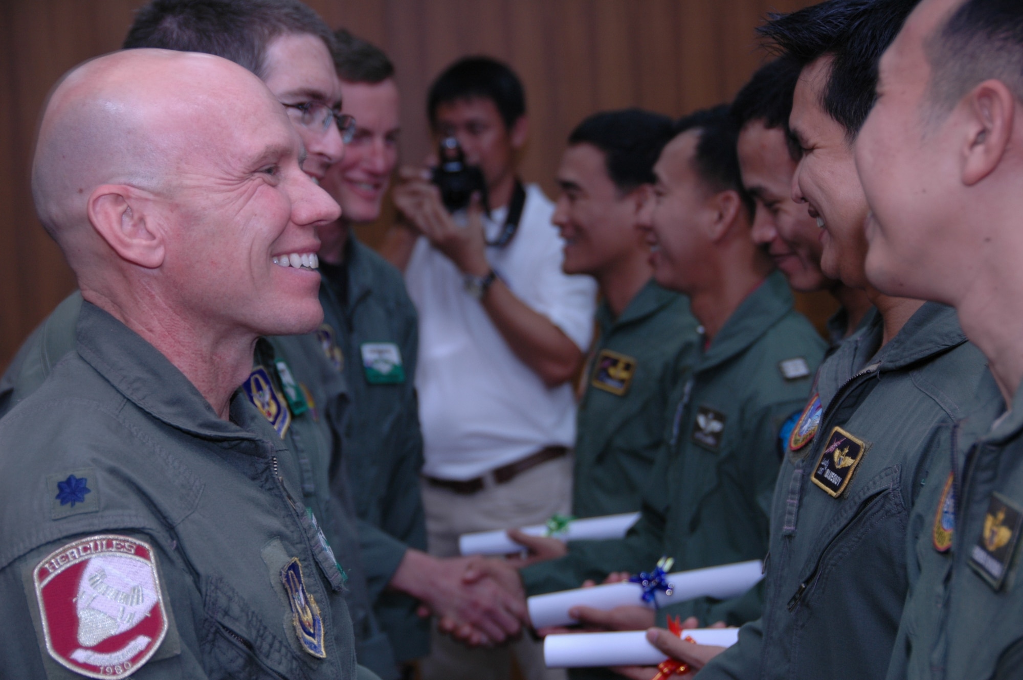 Reservists honeThailand's aerial firefighting skills > Air Force ...