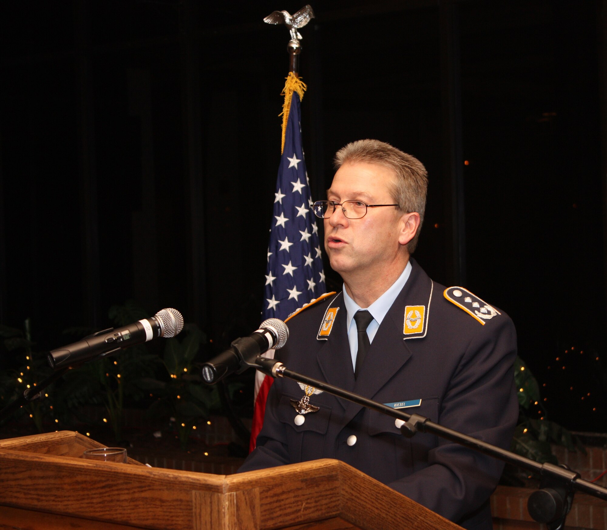 HOLLOMAN AIR FORCE BASE, N.M. -- Col. Frank Kiesel, commander of the German Air Force Flying Training Center, speaks during a New Year's reception at the Raptor?s Nest, Feb. 2, where he reflected on the past two years of flying training and training support. Numerous guests, civilian and military, attended the event including the Mayor of Alamogordo, Ron Griggs, and the commander of the German air force Command United States and Canada, Col. Michael Kuhn. (German air force photo by Chief Master Sgt. Robert Meints)