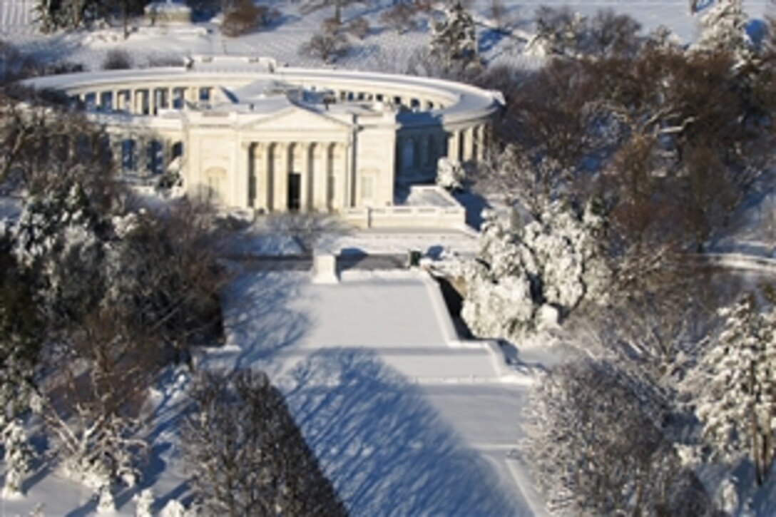 Snow blankets the Tomb of the Unknowns at Arlington National Cemetery, Feb. 7, 2010, after a near-record snowfall in the Washington, D.C., metropolitan area. The severe weather closed government offices and national monuments through the weekend and on Monday, including the Tomb of the Unkowns.