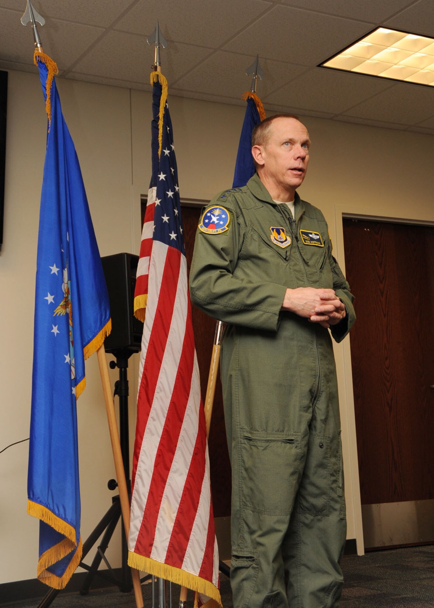 Gen. Donald Hoffman speaks to members of the Air Force Global Logistics Support Center and 635th Supply Chain Management Wing and Group here Jan. 28, 2010.  (U.S. Air Force Photo/Airman 1st Class Tristin English)