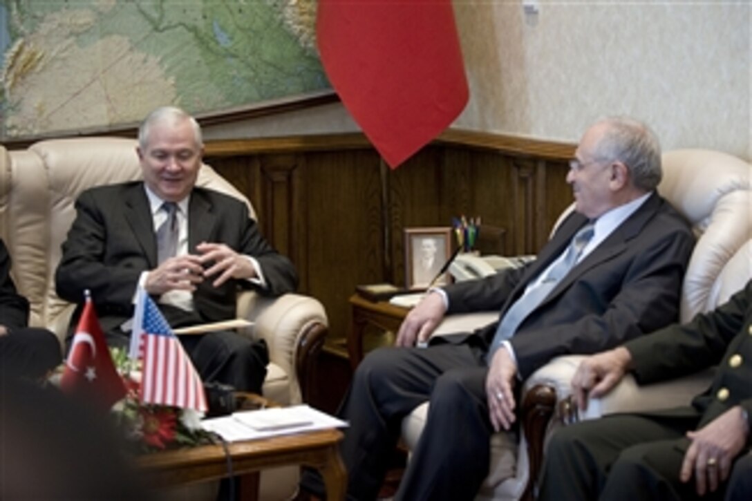 Secretary of Defense Robert M. Gates meets with Turkish Defense Minister Vecdi Gonul at the ministry of Defense in Ankara, Turkey, on Feb. 5, 2010.  