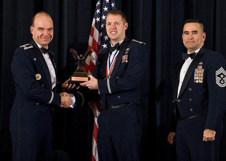 Eagle Wing names 2010 award winners > Dover Air Force Base ...