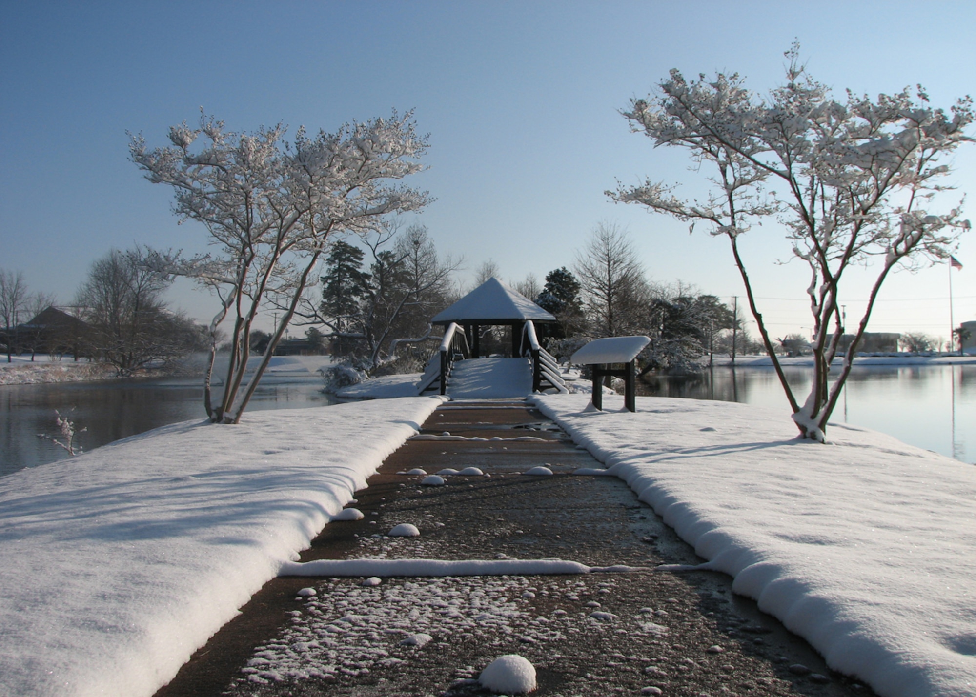 SHAW AIR FORCE BASE, S.C. -- Approximately four inches of snow fell on Shaw Air Force Base Feb. 12.  According to Fred Harmon, 20th Operations Support Squadron meteorological technician, 17 inches of snow fell on Shaw in 1973. Shaw averages about one inch of snow per year. (U.S. Air Force photo/Tech. Sgt. Jason Bushnell)