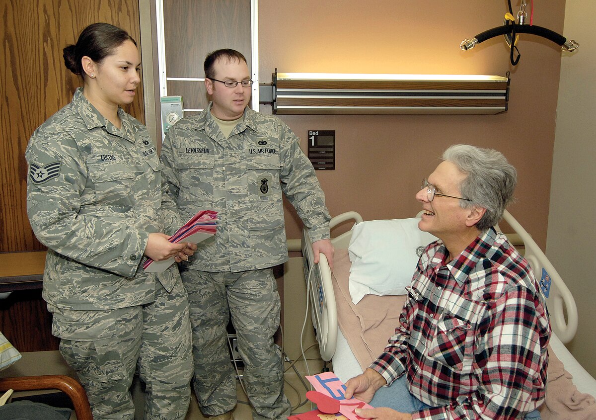 National Salute to Hospitalized Veterans honors local heroes > Tinker