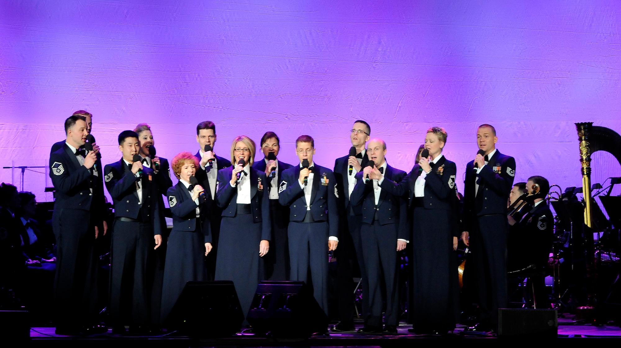 Members of the United States Air Force Band’s Singing Sergeants perform Feb. 21 at the Daughters of the American Revolution Constitution Hall, D.C. The performance was part of the Band’s 2010 Guest Artist Series and featured American Idol finalist, Melinda Doolittle. The next performance in the series will be March 7 in DAR Constitution Hall with the Canadian Brass. For more information on the Guest Artist Series and the USAF Band visit www.usafband.af.mil (U.S. Air Force photo by Staff Sgt. Tim Chacon)