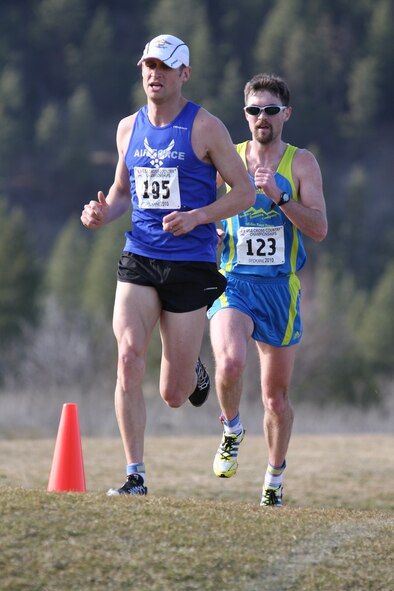 Capt. Jason Schlarb (#195) from the Air Force Reserve Officer Training Corps, Detachment 105, University of Colorado, Boulder, Colo., finished 10th place with a time of 38:53, a pace of 5:13 minutes per mile. (U.S. Air Force photo by Stephen Brown)