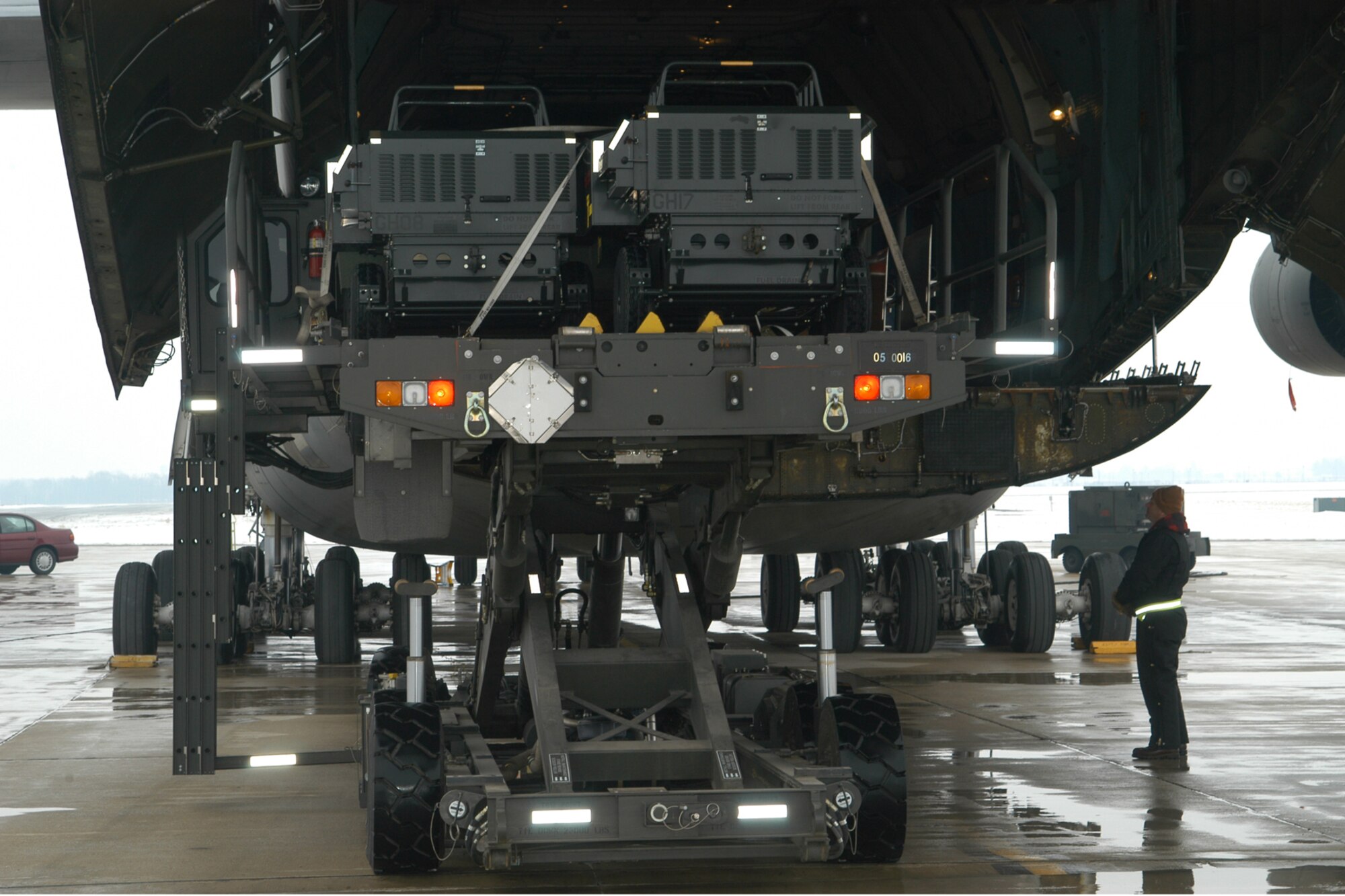 GRISSOM AIR RESERVE BASE, Ind., -- Ground personnel load equipment and cargo into a massive C-5 Galaxy.  The aircraft, from the Tennessee Air National Guard, was used during an exercise held during a recent unit training assembly. (U.S. Air Force photo/Staff Sgt. Chris Bolen)