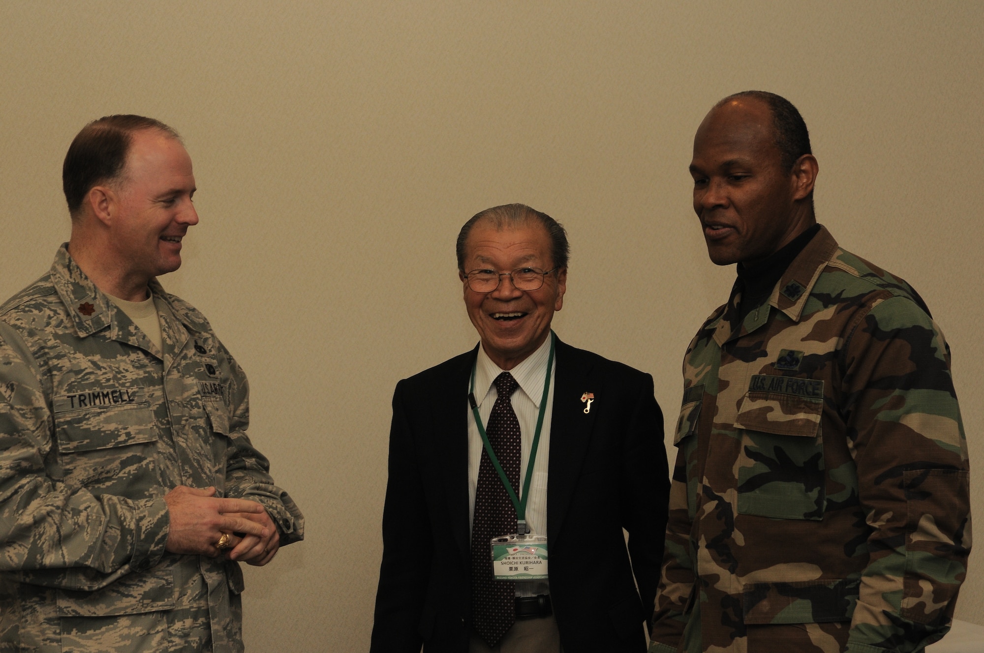 YOKOTA AIR BASE, Japan -- Maj. Timothy Trimmell, 374th Maintenance Squadron commander and Lt. Col. Willie Holt Jr., 374th Maintenance Group deputy commander visits with Mr. Shoichi Kurihara, Mizuho Yokota Friendship Association president, center, during a Friendship Club Lunch at the Enlisted Club, Feb. 26. Local Japanese business and political leaders began forming the six community friendship clubs in 1989 as a way to show their appreciation for U.S. forces in Japan and to introduce Japanese culture to Yokota Airmen and their families.
(U.S. Air Force photo/TSgt Juaacklyn Denny)  