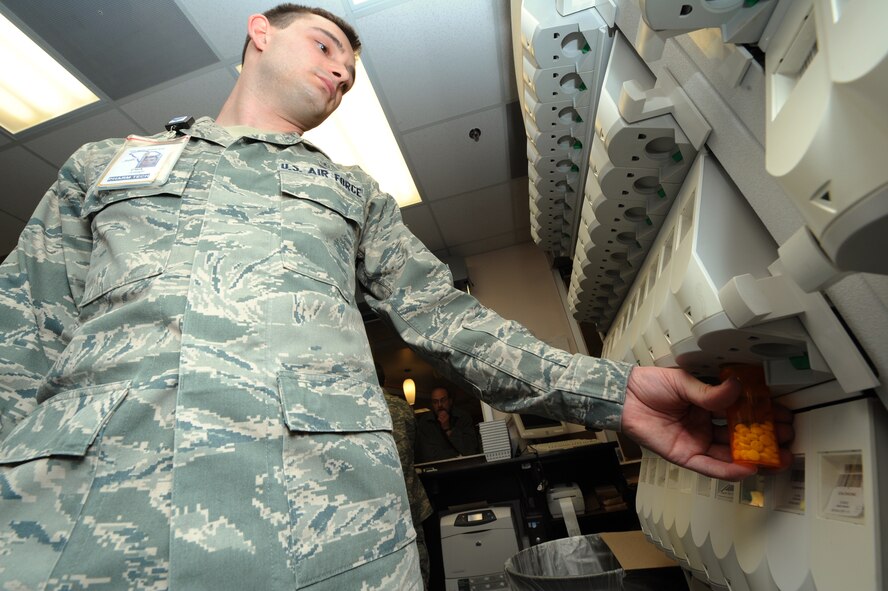 SHAW AIR FORCE BASE, S.C. -- Airman 1st Class Joseph Clark, a pharmaceutical journeyman with the 20th Medical Support Squadron fills a prescription for a patient Jan. 6. (U.S. Air Force photo/Tech. Sgt. Louis Rivers) 
