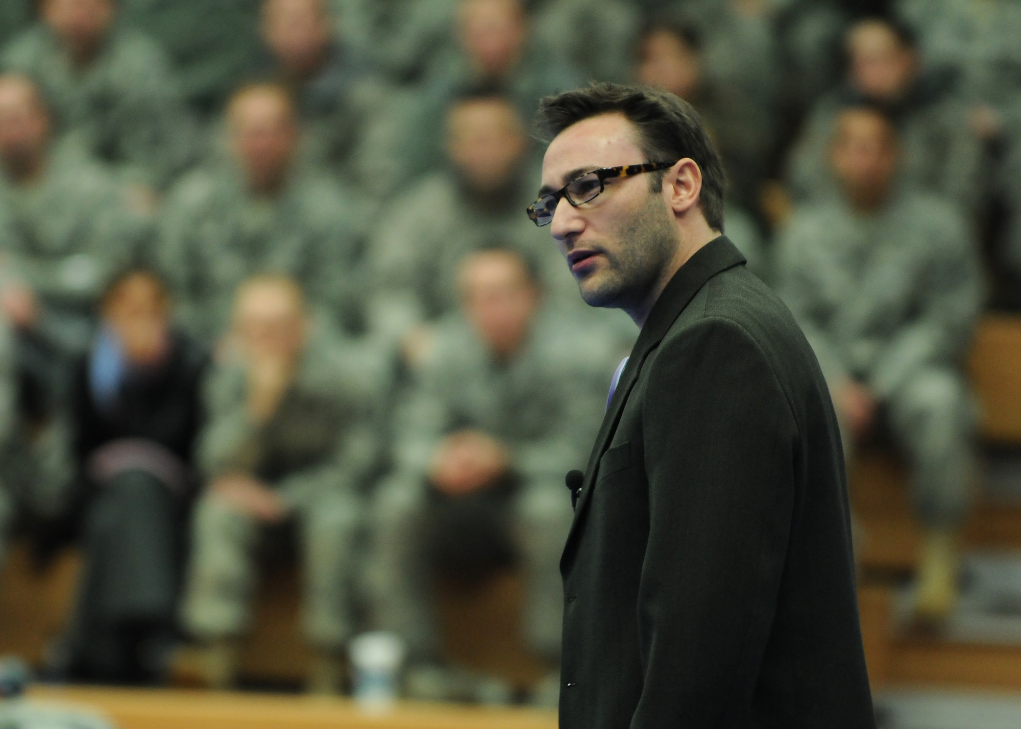 SPANGDAHLEM AIR BASE, Germany -- Simon Sinek, motivational speaker and author, speaks with members of the 52nd Fighter Wing during his visit here Jan. 7. Mr. Sinek developed the “The Golden Circle,” a concept that helps organizations to inspire people to buy or support any product, company or idea. (U.S. Air Force photo/Senior Airman Nathanael Callon) 