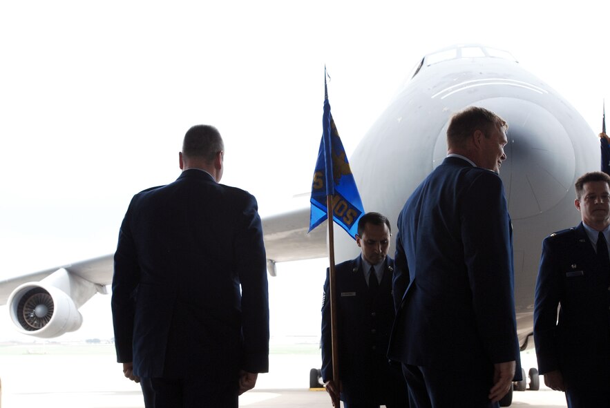 Change of command ceremony for all three 433rd Maintenance Squadron commanders, 433rd Maintenance Group during the combined October unit training assembly, 433rd Airlift Wing, Lackland Air Force Base, Texas. (U.S. Air Force photo/Airman 1st Class Brian McGloin)