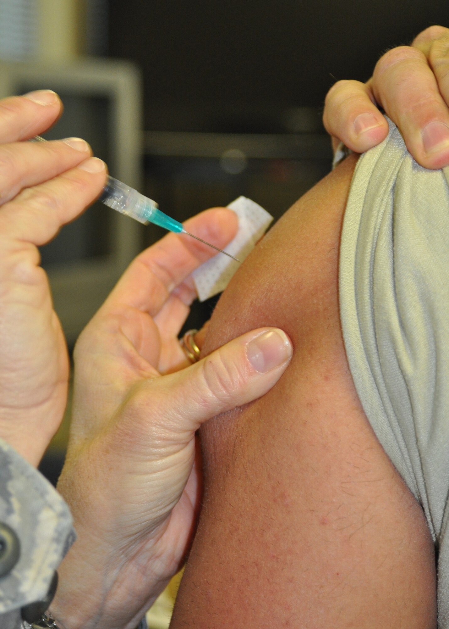 The H1N1 influenza vaccinations are recommended for all and mandatory for military members. The 917th Medical Squadron on Barksdale Air Force Base, La., held mass vaccinations January 8, 2010 during their Unit Training Assembly (UTA) weekend. The seasonal influenza vaccinations do not protect against the H1N1 virus, which has become a pandemic here in the United States. Because of this, the H1N1 vaccinations are recommended for all and mandatory for military members.   (U.S. Air Force Photo/Senior Airman Crystal Marie Jordan)