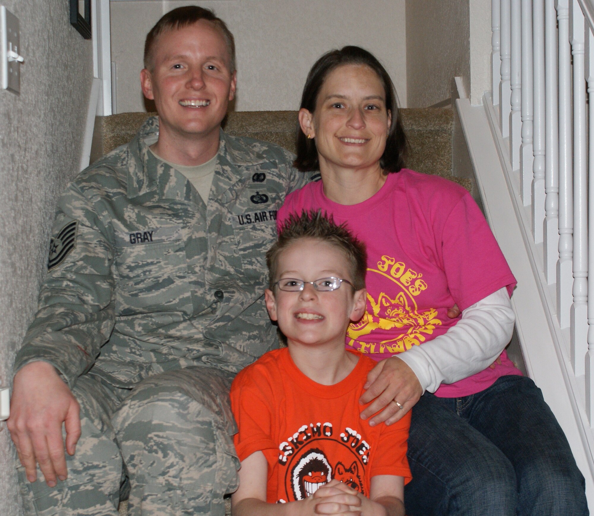 TSgt. Michael R. Gray, his wife Stacey and son Larsen are the Air Force Research Laboratory, 711th Human Performance Wing, Human Effectiveness Directorate January representatives for the “Year of the Air Force Family” initiative. (Photo by Maj. Anthony Carver, 711 HPW/RHXM)