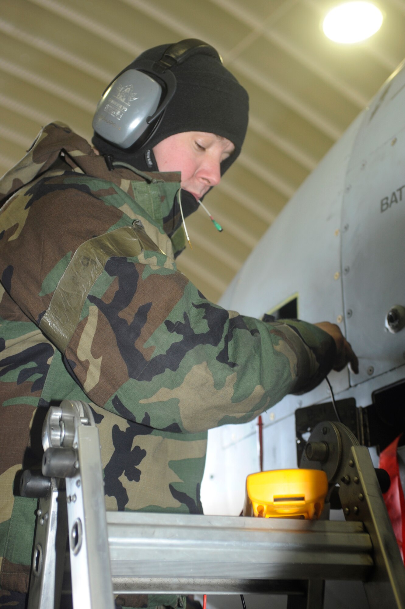 Staff Sgt. Kenneth Boswell fixes the power in an A-10 nose wheel
steering system during Operational Readiness Exercise Beverly Bulldog 10-01
at Osan Air Base, Republic of Korea, Jan. 13.  Sergeant Boswell is an
electrics and environmental technician from the 51st Aircraft Maintenance
Squadron. (U.S.Air Force photo/Senior Airman Stephenie Wade)
