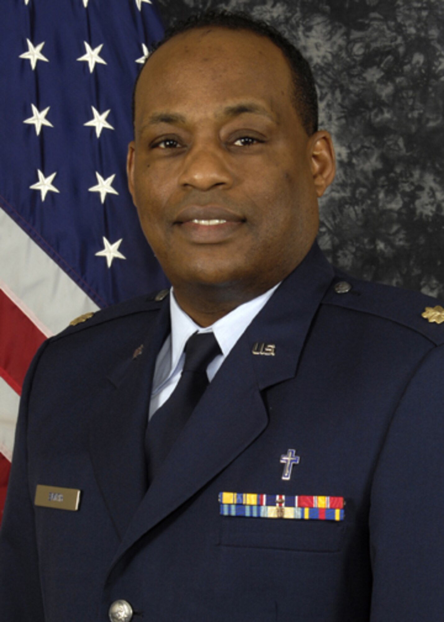 GRISSOM AIR RESERVE BASE, Ind., -- Chaplain (Major) Obadiah Smith was selected as the 434th Air Refueling Wing Officer of the Year.  Smith is the senior chaplain in the 434th ARW and was involved in numerous ministries within the wing as well as playing an important role in Yellow Ribbon Reintegration Program in support of deployed airman and their families.  (U.S. Air Force photo/Tech. Sgt. Doug Hays)