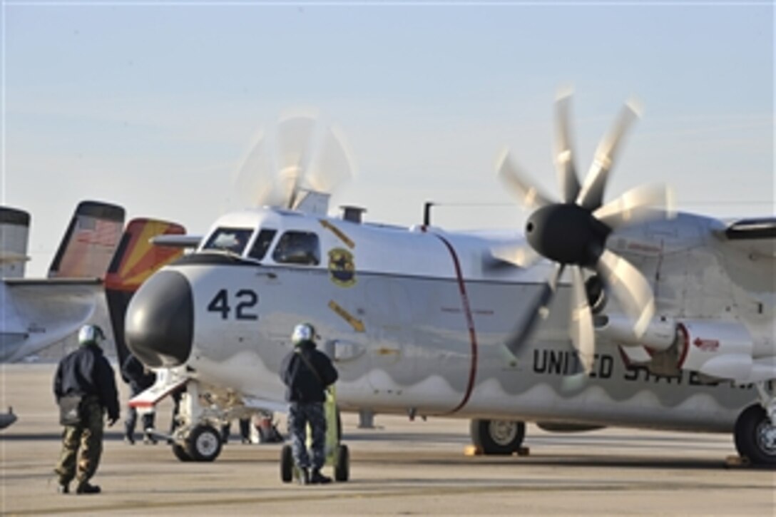 U S Navy C 2a Greyhound Transport Aircraft Prepare To Deploy