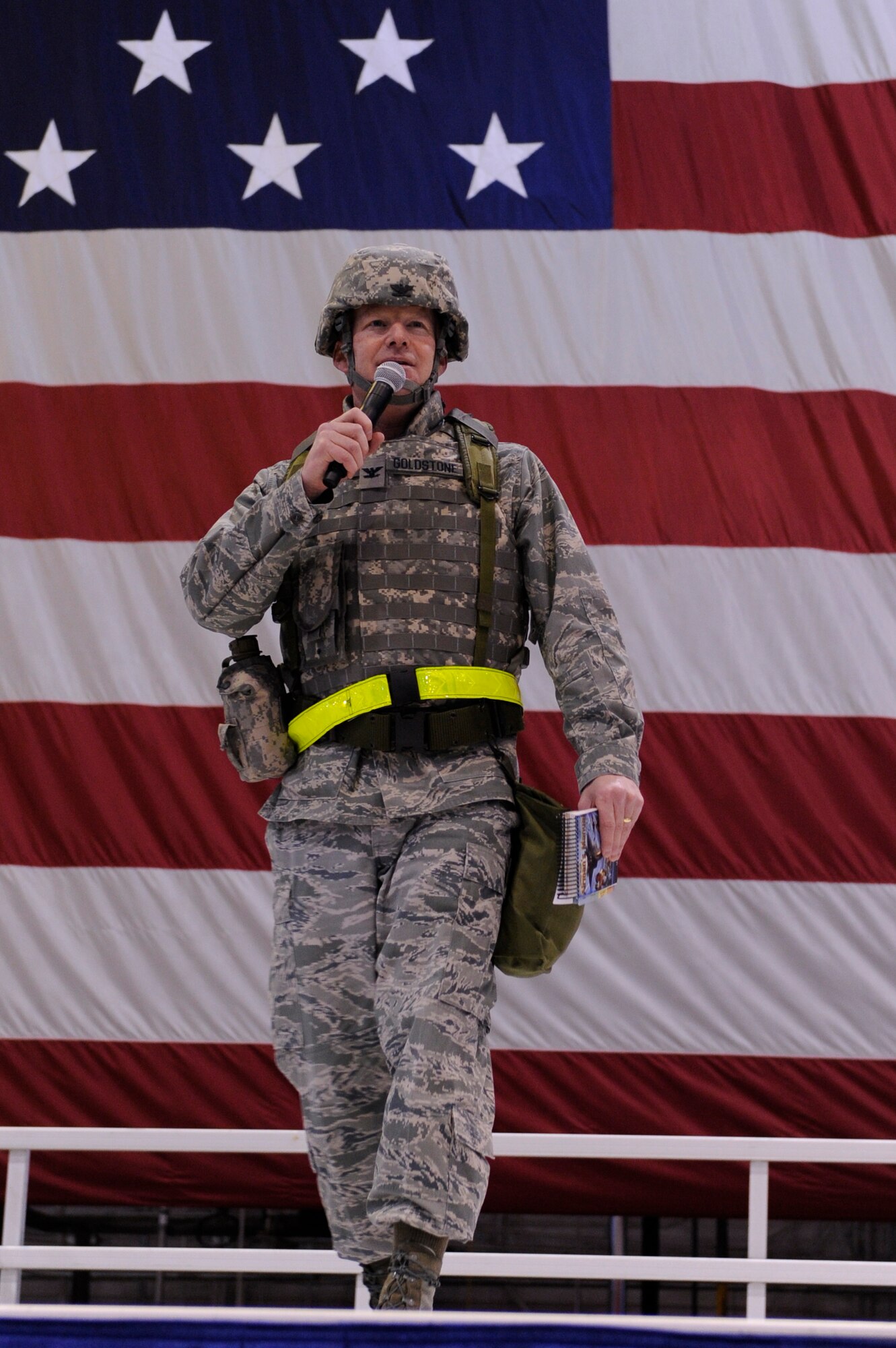 SCOTT AIR FORCE BASE, Ill -- Col. Gary Goldstone, 375th Air Mobility Wing commander, addresses all wing personnel during an Operational Readiness Exercise pep rally held Wednesday inside Hangar 1 on Scott. (U.S. Air Force photo/Senior Airman Wesley Farnsworth)