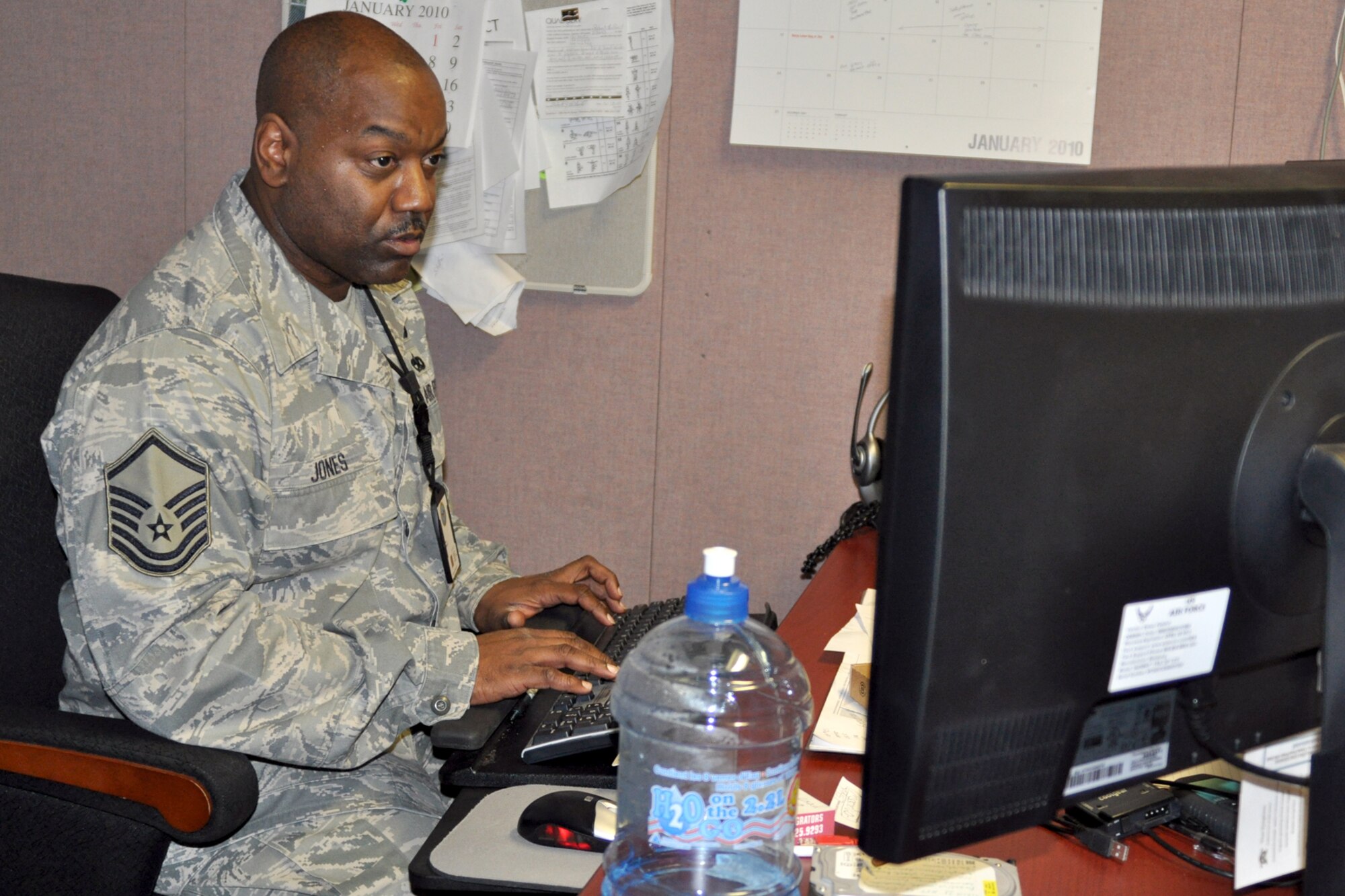 Master Sgt. Rodney Jones, a client support administrator for the 917th Wing Mission Support Group on Barksdale Air Force Base, logs on to his computer to confirm network accessibility for personnel in the wing during his Unit Training Assembly (UTA) weekend. As a client support administrator, Sergeant Jones may have up to 60 technical issues to resolve in one day. Email validation, computer based training and repairs are just a few of the many areas of responsibility of the shop. (U.S. Air Force Photo/ Senior Airman Crystal Marie Jordan)