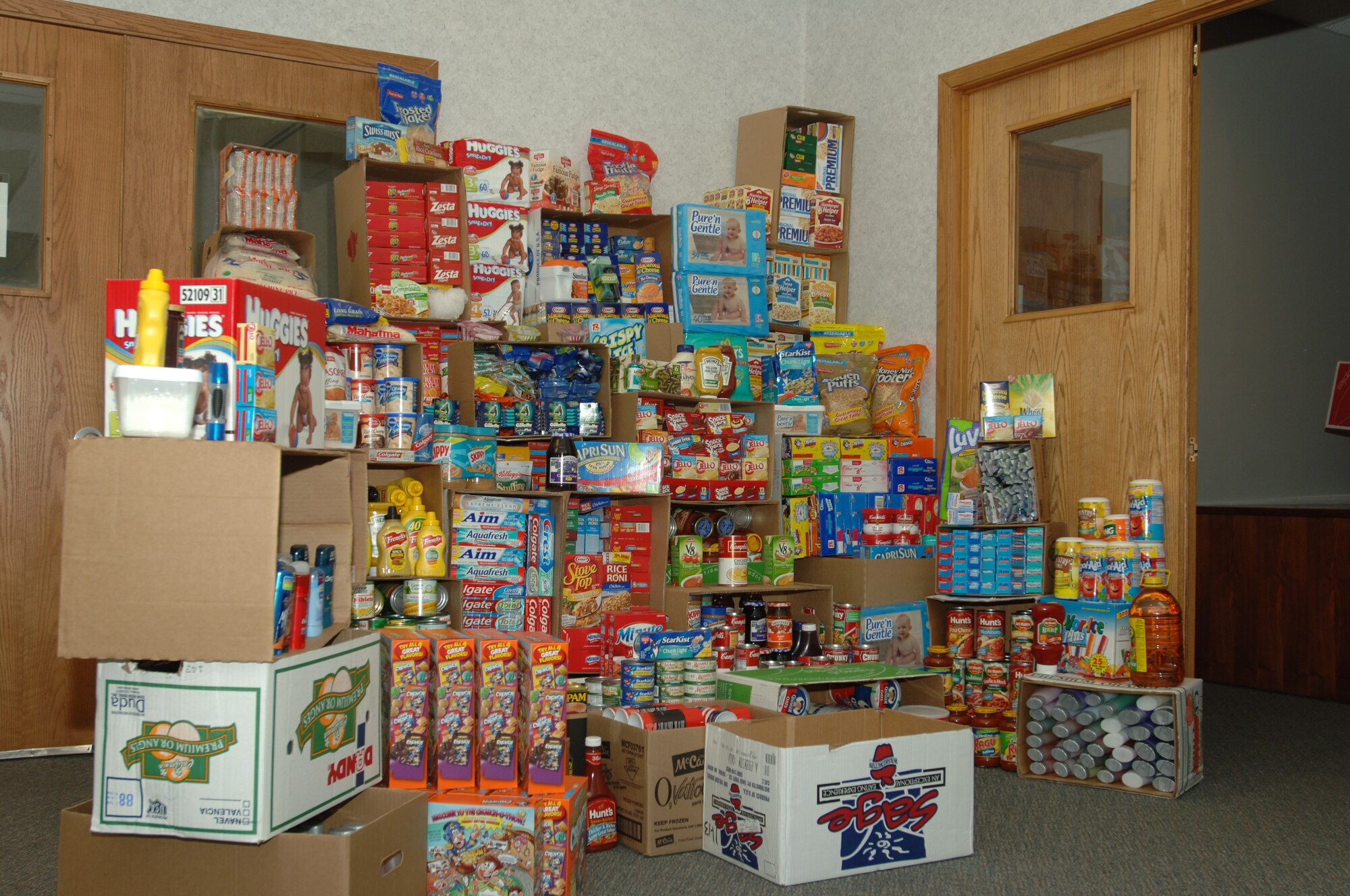 Food donated to local community from members at Grand Forks Air Force Base, North Dakota on 22 Jan, 2010.  (Photo by Amn Laura J. Beckley)